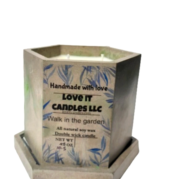 Walk in the Garden all-natural soy wax candle 10.5 oz - Picture 2 of 7